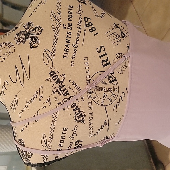 STUNNING SOFT LILAC FULL LENGTH GOWN. SIZE XS never worn - Picture 13 of 16